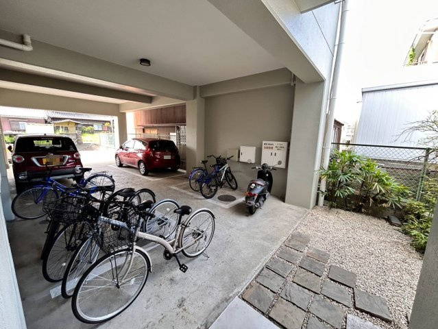 アートマンションの駐車場