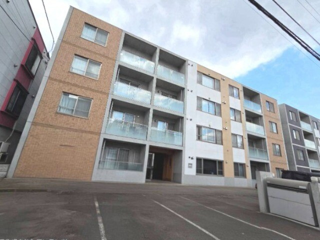 Ｓｅｖｅｎｔｈ　Ｃｏｕｒｔ　Ｍｏｔｏｍａｃｈｉ