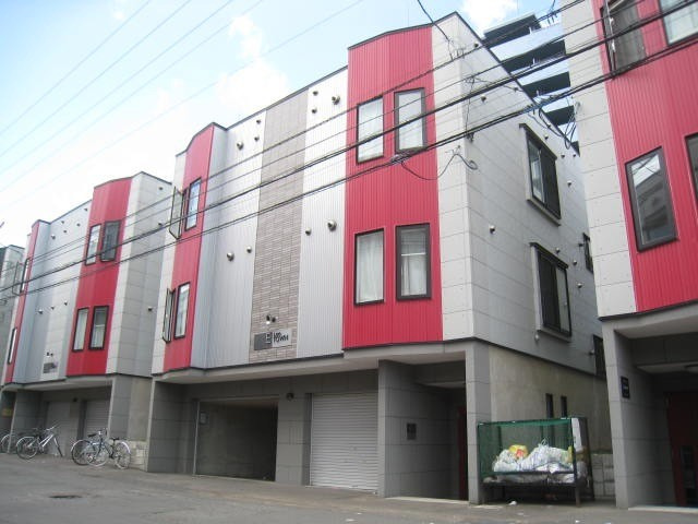 ＬＥＥ　ＴＯＷＮ　Ｅ