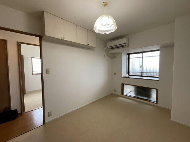 【洋室】 | ルネ三田フラワーコート | 明るい洋室です