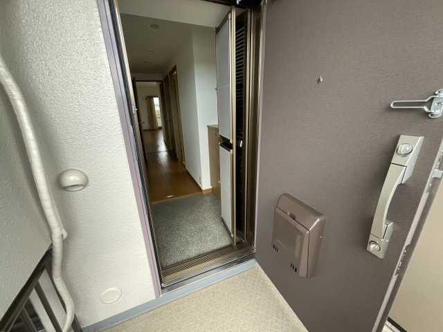 【玄関】 | ルネ三田フラワーコート | ゆったりとした玄関です