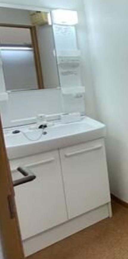 海神マンションの独立洗面台
