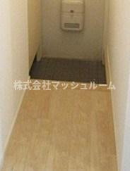 ガーデン上の台B棟の玄関