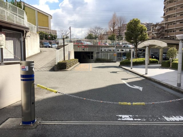 ヴィルヌーブ緑地公園の駐車場