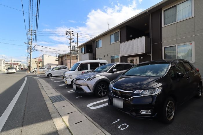 メゾン・グラシアの駐車場