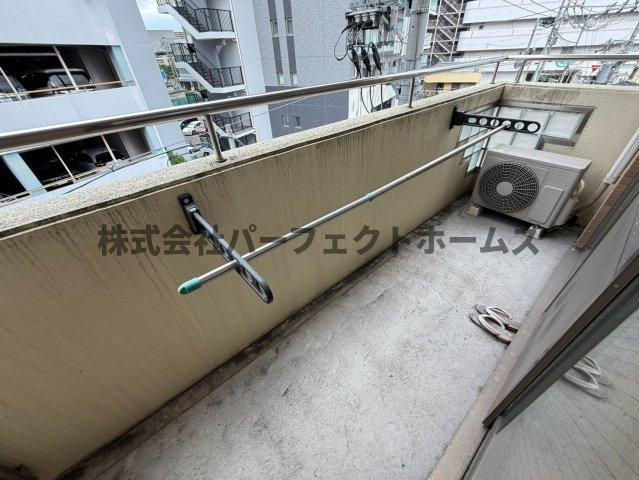 マンション花のバルコニー|外からの目が気にならないバルコニーで洗濯物が干せます