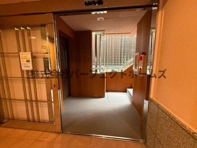 マンション花のロビー|建物の内部です