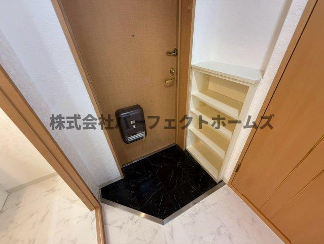 マンション花の玄関|収納もある玄関です