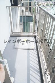 リブリ・クレヨンのバルコニー
