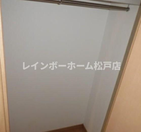 クレフラスト松戸吉井町A棟【仲介手数料：50％OFF】対象物件！の収納|たっぷりとした収納スペースです