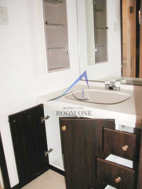 ライオンズマンション元住吉第３弐番館の洗面所|洗面台です。