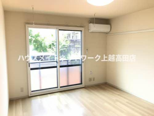 コスモスⅠの洋室|洋室8.1帖