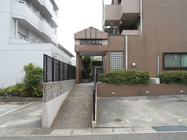 サンプラスⅢの外観
