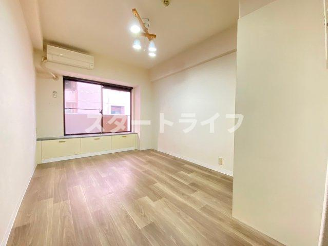 大阪市淀川区宮原２丁目の賃貸マンションの居間・リビング
