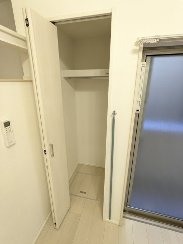 プラットの収納|101号室クローゼット