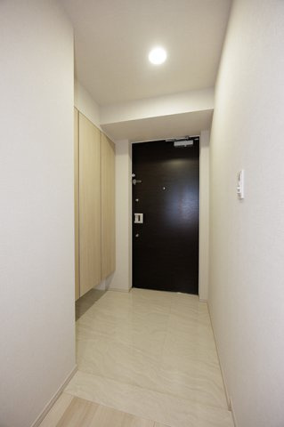 スカイグランデ津田沼の玄関|※写真は同タイプ住戸です。
