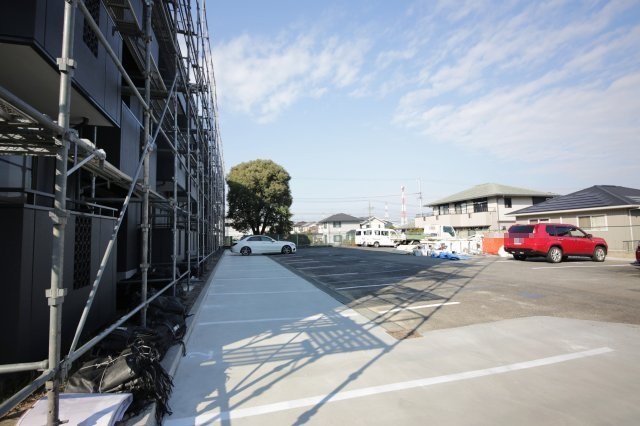 Maison Hollyの駐車場