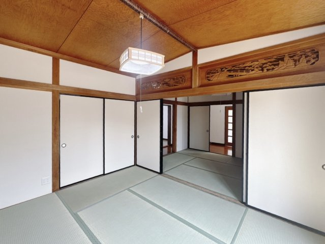 【中古戸建】太田市大久保町の和室|■和室｜「続き間の和室」は、戸を開ければ大空間、閉じれば個室として活用できるのでお子様の遊び場や客間としても便利です♪