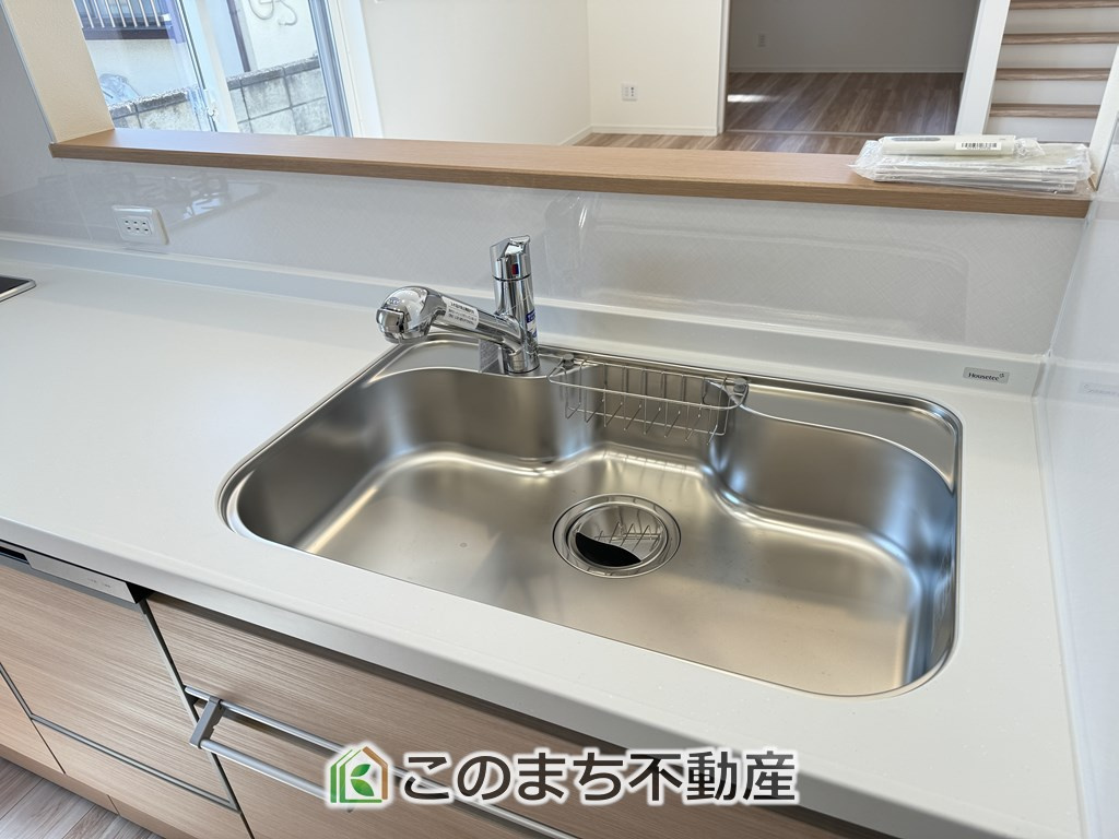 クライン宇都宮市陽南第1期のキッチン|同社施工物件の写真です。※建具やフローリング、その他仕様が違う場合がございます。