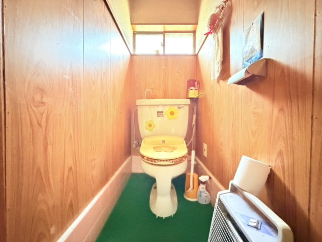 潮来市日の出中古戸建のトイレ
