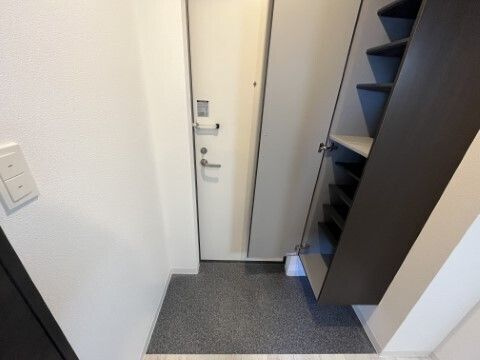 ジーメゾン見沼島町の玄関