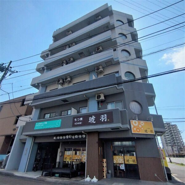渡邉ビルのエントランス