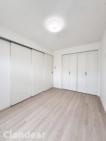 パークステージ綾瀬の洋室|ドキドキの新生活も、安心してスタート。ぴったりの住まいを見つけませんか？クランディアが一緒に住まい選びをサポートします‼　まずは、お気軽にお問合せください　＃クランディア