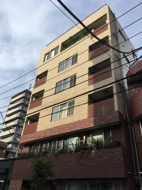 LEOROSA本所の外観