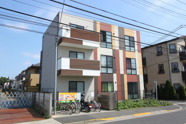 調布市上石原１丁目の賃貸マンションの外観
