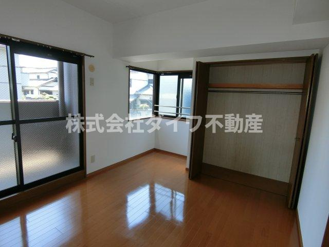 ロイヤルマンション緑丘Ⅱの洋室|南側洋室6.6帖②　2022年撮影