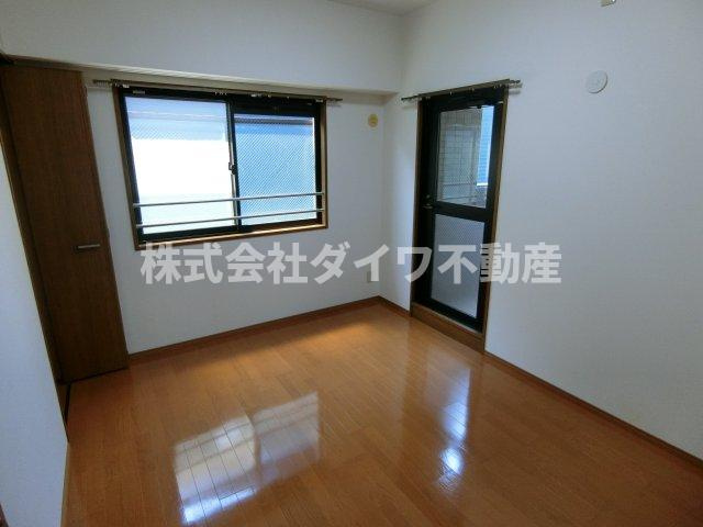 ロイヤルマンション緑丘Ⅱの洋室|洋室5.6帖②