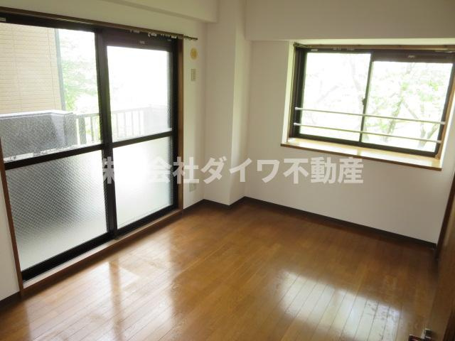 ロイヤルマンション緑丘Ⅱの洋室|洋室5.8帖①　2022年撮影