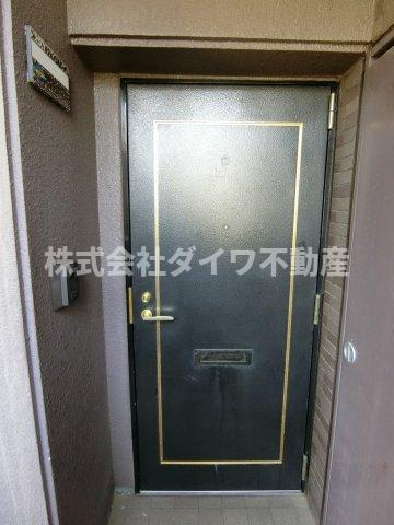 ロイヤルマンション緑丘Ⅱの玄関|2022年撮影