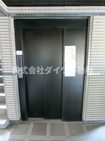 ロイヤルマンション緑丘Ⅱのその他共用部分|エレベーター　2022年撮影
