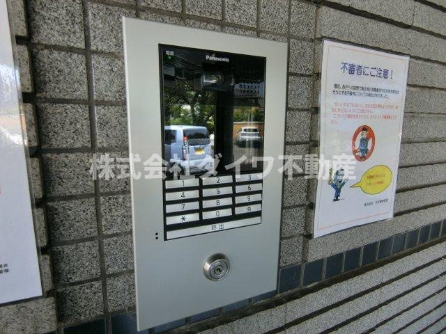 ロイヤルマンション緑丘Ⅱのその他共用部分|エントランスオートロック　2022年撮影