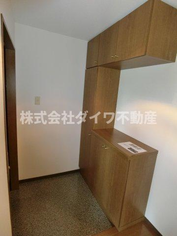 ロイヤルマンション緑丘Ⅱの玄関|2022年撮影