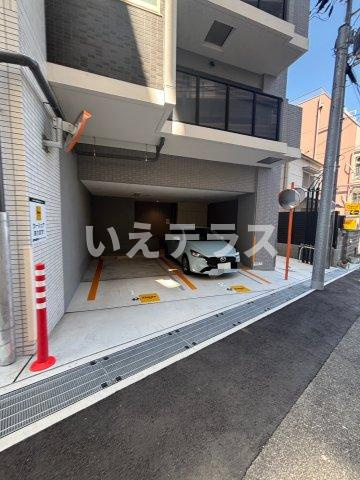 GENOVIA神戸湊川公園の駐車場