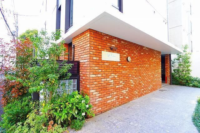ルクレ高田馬場のエントランス