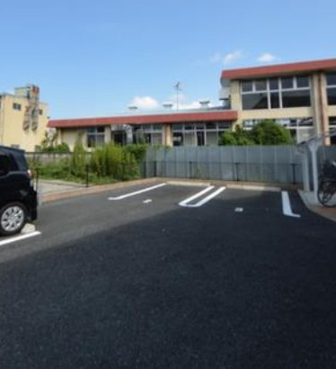 ベルセ（Ｂercer）の駐車場