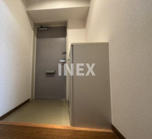 横浜市神奈川区台町の賃貸マンションの玄関