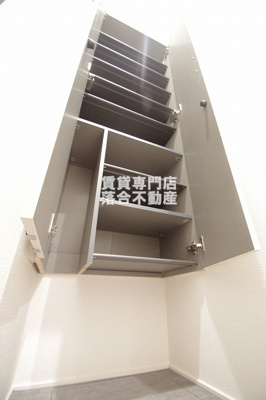 【玄関】 | イヴレーア橋本 | たっぷり入るシューズ収納♪