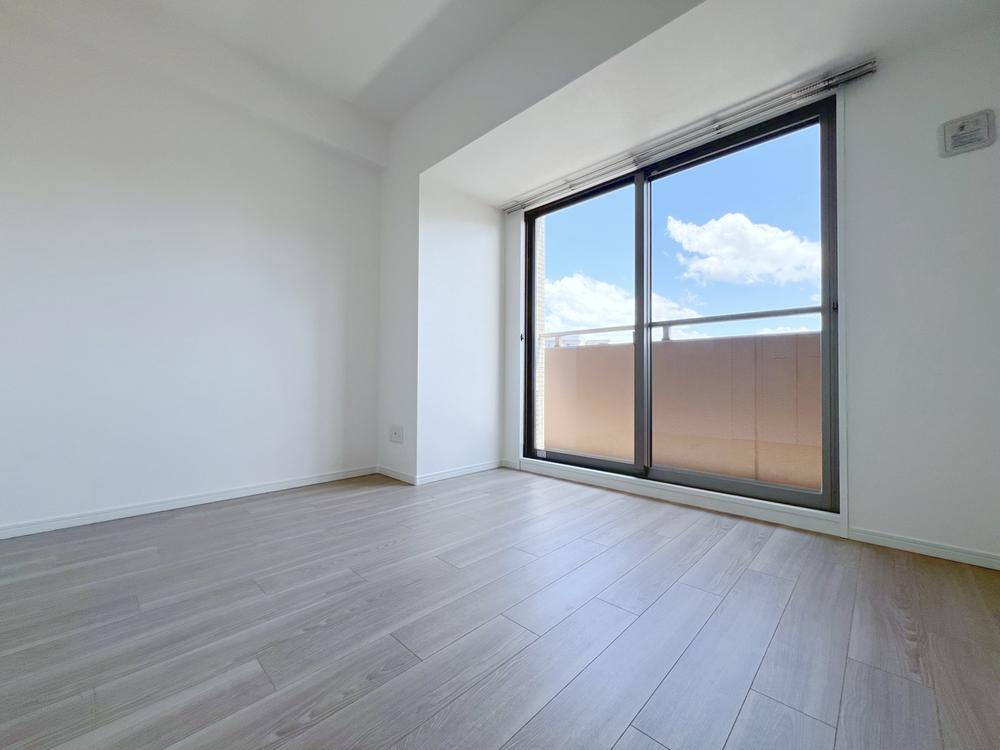 サンメゾン守口ミンスターコートの子供部屋|洋室6.0帖
■物件内覧・資金計画相談・住宅ローン相談、リフォーム相談、お問合せ受付中■
※当日・翌日のご内覧、ご相談はお電話でのお問合せがスムーズです！