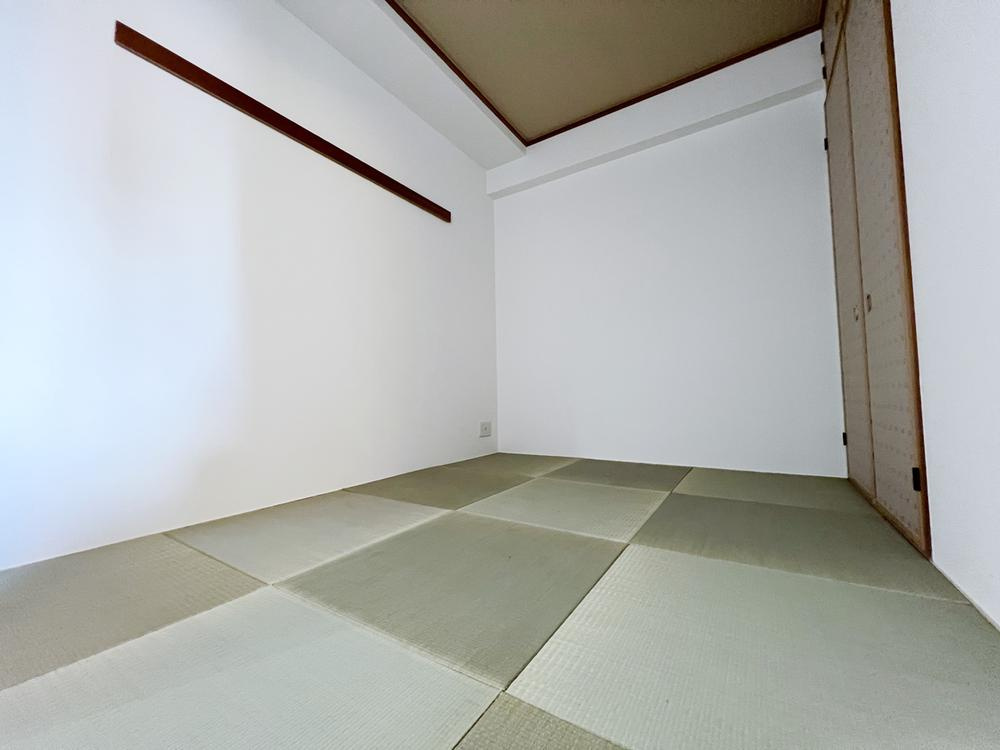 サンメゾン守口ミンスターコートの和室|和室4.5帖
■物件内覧・資金計画相談・住宅ローン相談、リフォーム相談、お問合せ受付中■
※当日・翌日のご内覧、ご相談はお電話でのお問合せがスムーズです！