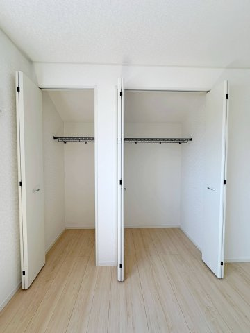 ●焼山桜ヶ丘1丁目 No.1の収納|2階8.7帖主寝室のクローゼット☆