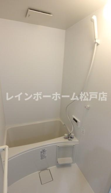 サンズパーク六実 特典：仲介手数料が無料です!!の浴室|ゆったり過ごせるお風呂です