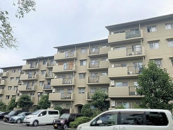 メゾン千里丘T棟の外観