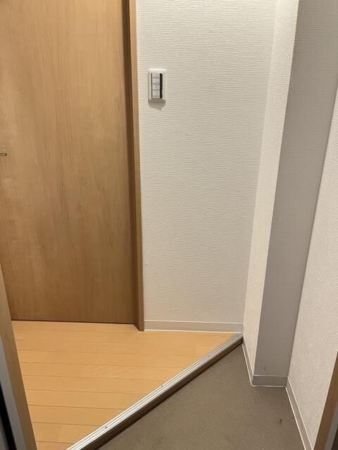 エミネックス蕨南町の玄関