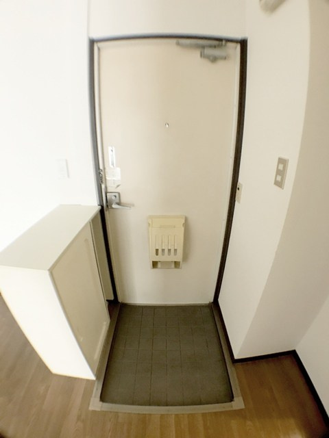 サンシティ塚越 の玄関
