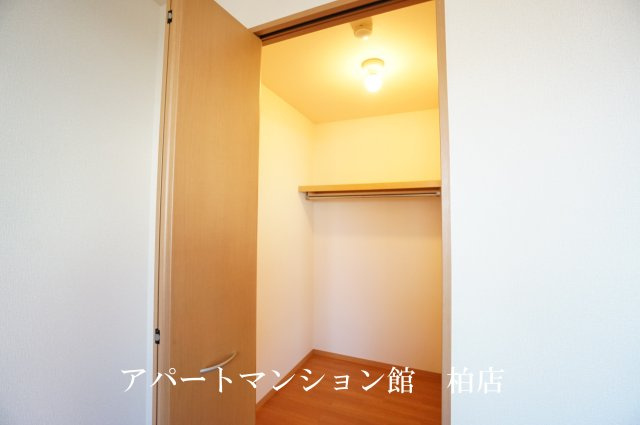 セレニティーホームズＡの収納