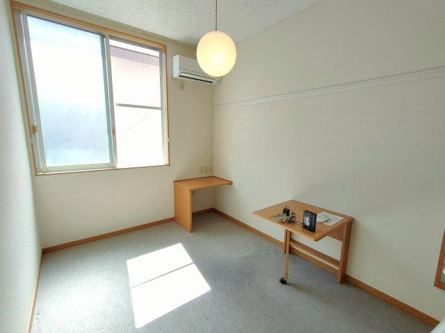 リファレンス新小岩の洋室